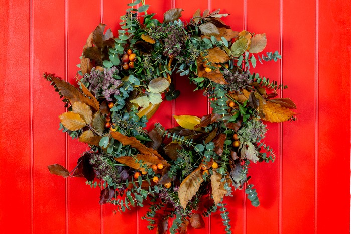 Autumn-toned handmade Christmas wreath Autumn-toned handmade Christmas wreath